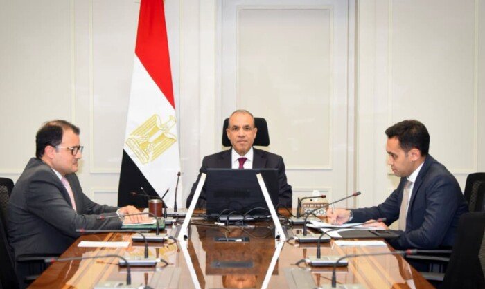 مصر وسيشل تبحثان تعزيز التعاون في مجالات السياحة والدواء والأمن البحري