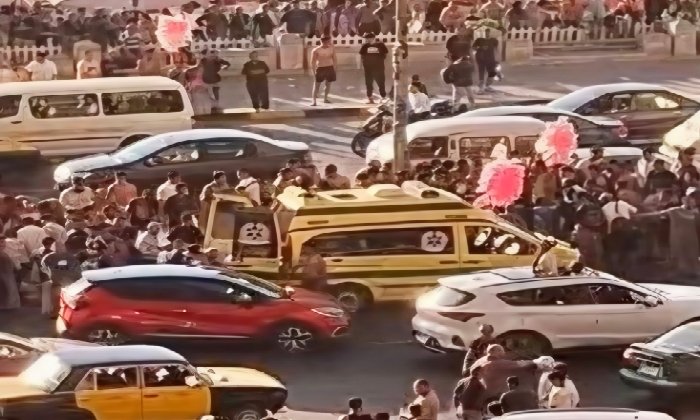 مصرع أب و نجله دهسًا أسفل عجلات سيارة مسرعة أثناء عبورهما الكورنيش بالإسكندرية