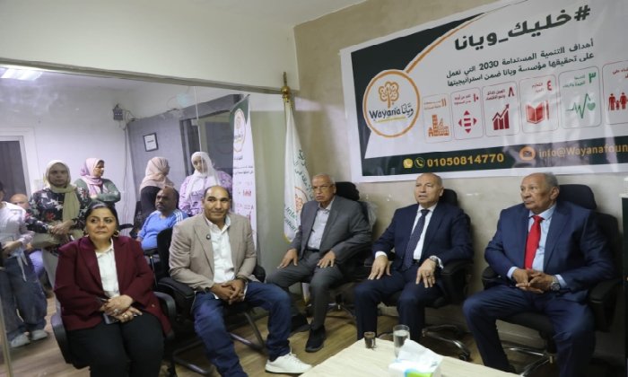 محافظ القاهرة يُسلّم 12 كرسيًا كهربائيا متحركً لذوي الهمم بالتعاون مع إحدى الجمعيات الأهلية