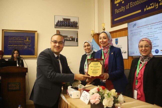 كلية الدراسات الاقتصادية بجامعة الإسكندرية تختتم مؤتمرها بإعلان توصيات لدعم الاقتصاد والتنمية