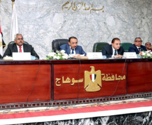 محافظ سوهاج: إنجاز ملف تقنين الأراضي وأملاك الدولة بنسبة 100%
