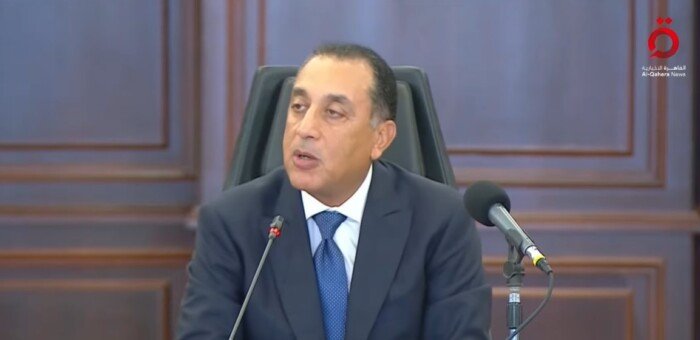 رئيس الوزراء: أضرار سفينة التخزين محدودة والضرر الأكبر بسفينة التفريغ