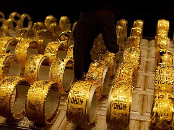 عاجل| سعر الذهب في منتصف تعاملات اليوم الاثنين.. اعرف بكام