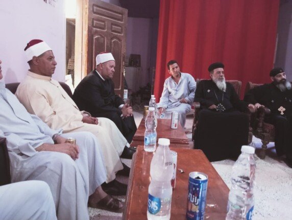 وفد من الأوقاف للاطمئنان على مصابي حريق كنيسة الملاك ميخائيل في المنيا