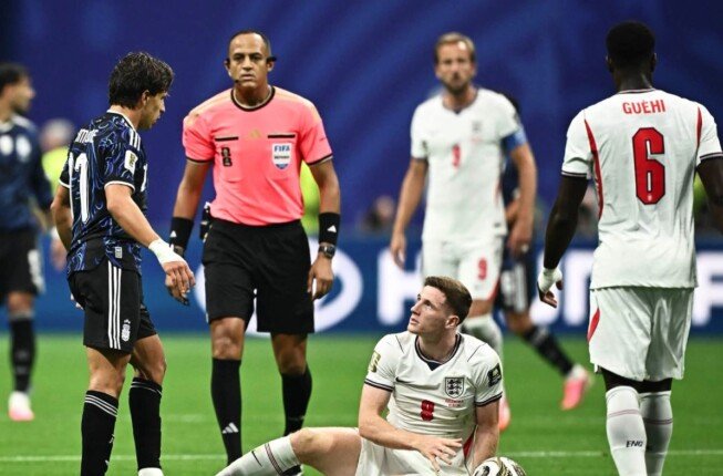 كين ينتقد حكم مباراة إنجلترا والأرجنتين في كأس العالم: سمح بالتدخلات العنيفة منذ البداية