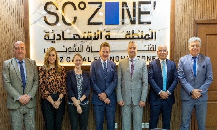 السفير السويسري يزور اقتصادية قناة السويس