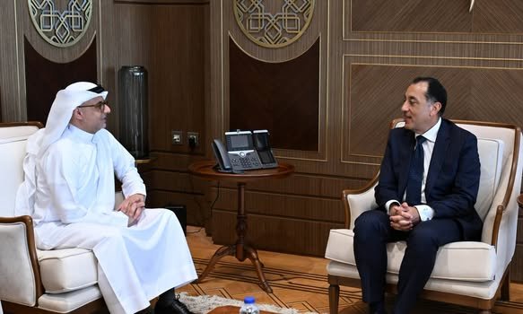 مدبولي يستعرض مع رئيس «مدن القابضة» مستجدات مشروعات تطوير «رأس الحكمة»