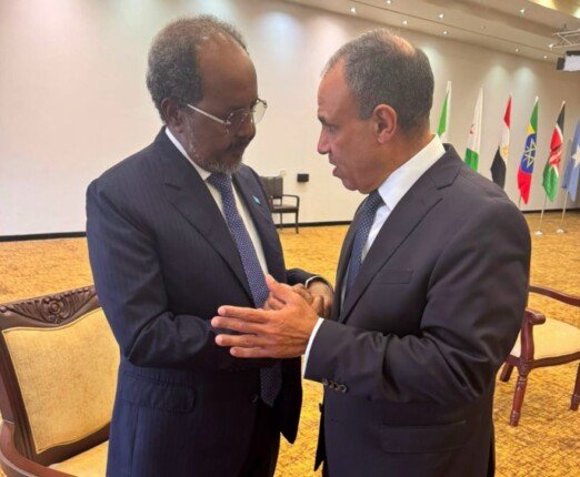 لقاء مصري-صومالي في كمبالا لتعزيز التعاون ودعم مكافحة الإرهاب