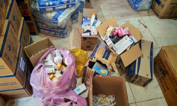 ضبط مخزن غير مرخص للأدوية بداخله عقاقير فاسدة ومجهولة المصدر بقنا