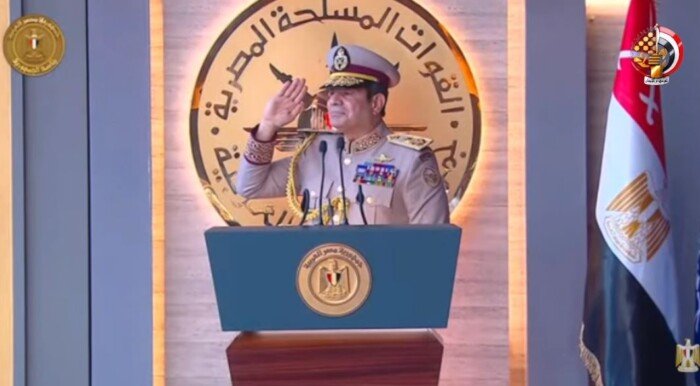 قبل إلقاء كلمته.. الرئيس السيسي يطلب من الموسيقى العسكرية تأدية سلام الشهيد