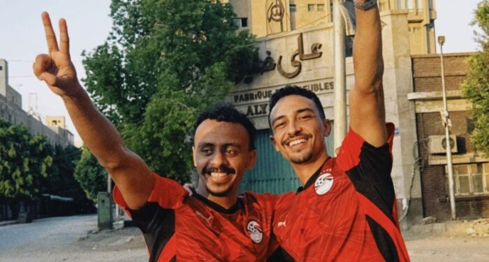 أبطال فيلم «محمود التاني» يحتفلون بفوز منتخب مصر على أستراليا بصور جديدة
