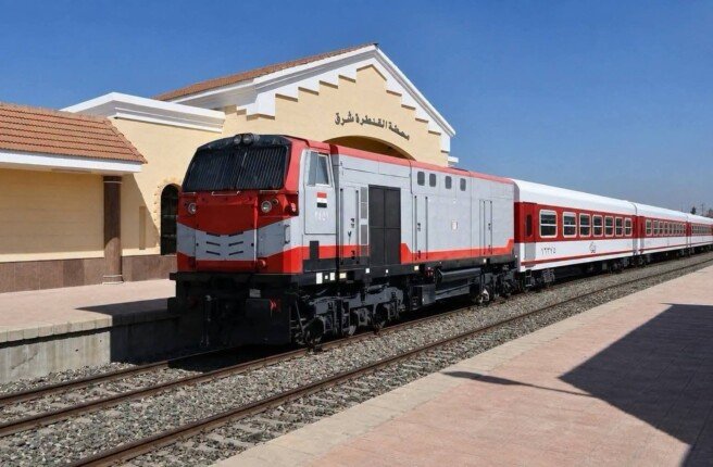 السكة الحديد تقدم خدمة متميزة لمواطني شمال سيناء على خط القنطرة شرق – بئر العبد