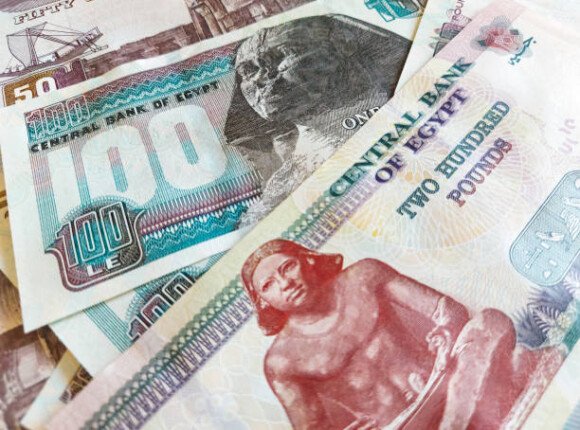 بنوك ترفع أسعار الفائدة على شهادات الادخار قبل اجتماع «المركزي»