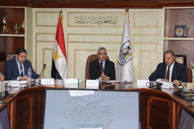 محافظ بني سويف يستعرض مشروعات الخطة الاستثمارية لعام 2026 / 2027