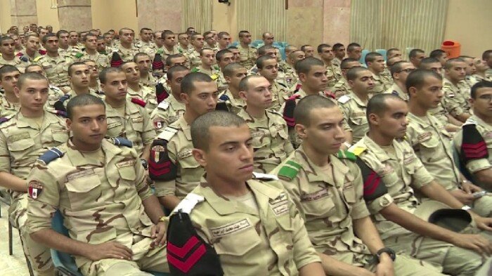 الضباط المتخصصين والمحاربين بالقوات المسلحة 2026.. شروط التقديم والمؤهلات العليا المطلوبة