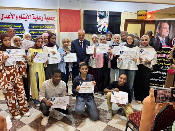بحضور مصطفى بكري.. مؤسسة الدكتور محمود بكري تكرم 19 من أوائل الإعدادية بمنطقة المعنا