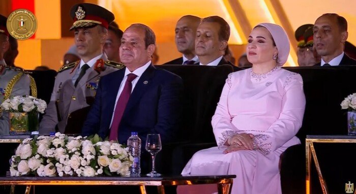 الرئيس السيسي يشهد عرضًا للطائرات المسيرة في ختام فعاليات افتتاح مقر القيادة الاستراتيجية
