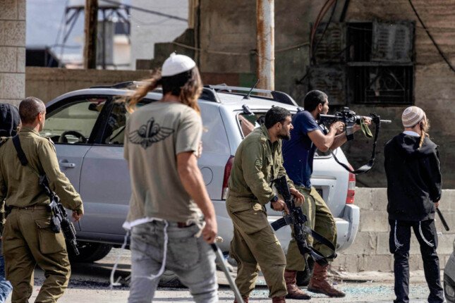 البرلمان العربي يطالب بمحاسبة قادة الاحتلال والمستوطنين على جرائمهم بحق الفلسطينيين بالضفة