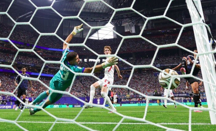كأس العالم 2026.. إنجلترا تتقدم بهدف أمام الأرجنتين في نصف النهائي «فيديو»