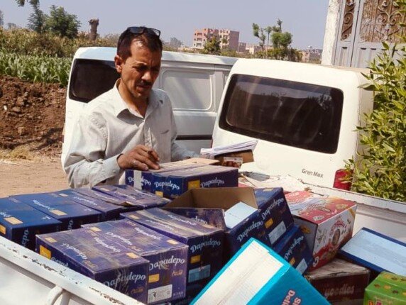 ضبط 37 ألف كيس مشروب سكري مجهول المصدر في حملة تموينية بالقليوبية