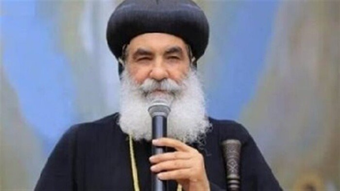 الأنبا بنيامين: 30 شابًا مسلمًا وقفوا أمام المطرانية بعد فض رابعة لحمايتها