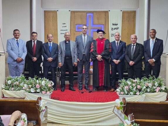 كلية لاهوت «مجمع المثال المسيحي» تحتفل بتخريج دفعة جديدة من الدارسين بالإسكندرية