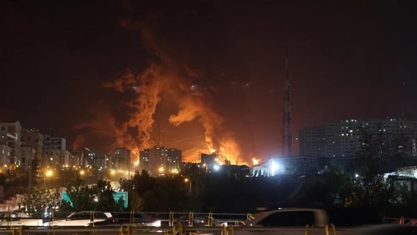 ليلة ساخنة في جنوب إيران.. انفجارات تضرب بندر عباس وجزيرة كيش