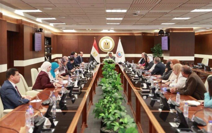 وزير الصحة يتابع أعمال الأمانة العامة للجنة الوطنية لنظم الغذاء والتغذية