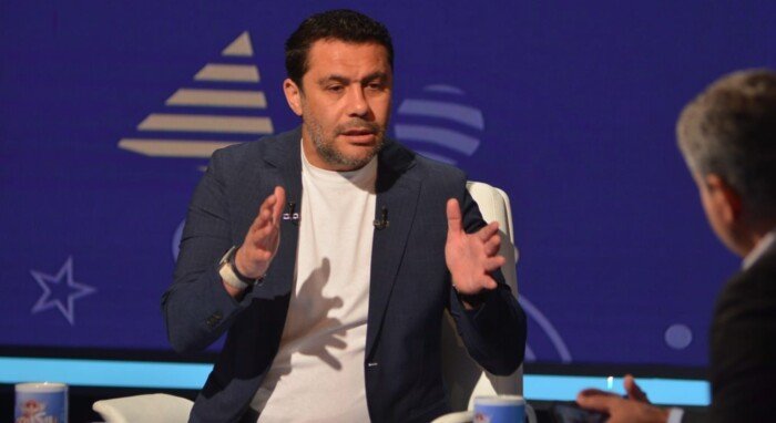 أحمد حسن: لا توجد خلافات مع حسام وإبراهيم حسن.. وما يحدث مجرد «نكش»