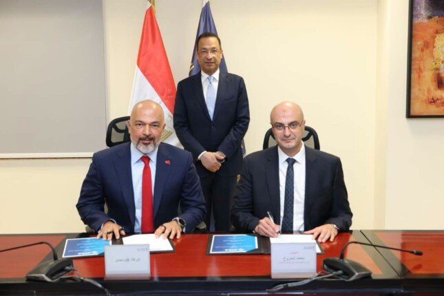 لإنترنت آمن للأطفال.. وزير الاتصالات يشهد إطلاق خدمتي «اطمن» و «اطمن على الآخر»