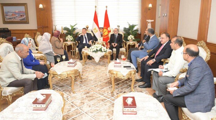 محافظ بورسعيد يستعرض مع رئيس هيئة التأمين الصحي الشامل سبل تطوير المنظومة ويعلن حزمة قرارات جديدة