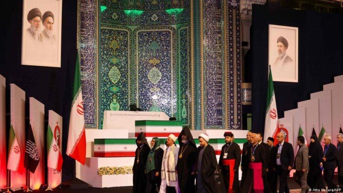 بحضور قيادات الدولة.. تشييع رسمي لجثمان المرشد الإيراني الراحل على خامنئي في طهران