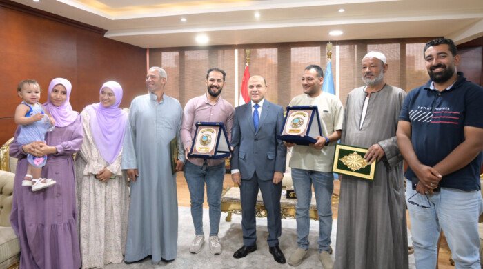 وفاءً للشهامة والإنسانية.. محافظ الغربية يكرّم بطلي إنقاذ أسرة من الغرق بعد سقوط سيارتها في الترعة
