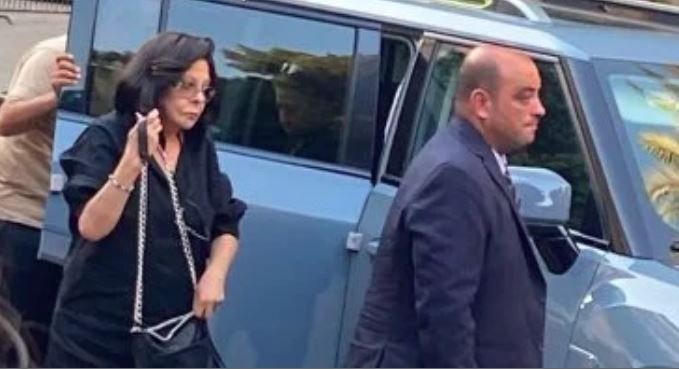 أشرف زكي وإسعاد يونس في مقدمة حضور عزاء هاني شنودة