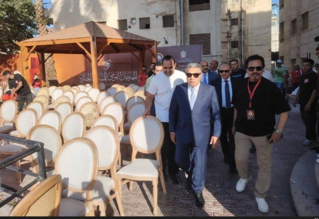 محمد رياض يتابع انطلاق المهرجان القومي للمسرح المصري بالمنصورة