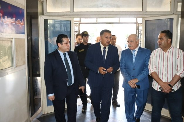 محافظ القليوبية يتفقد انتظام العمل بالفترة المسائية للعيادات الخارجية بمستشفى بنها