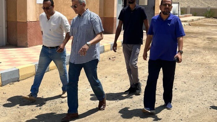رئيس «مياه البحر الأحمر» يتفقد محطات التحلية بمرسى علم