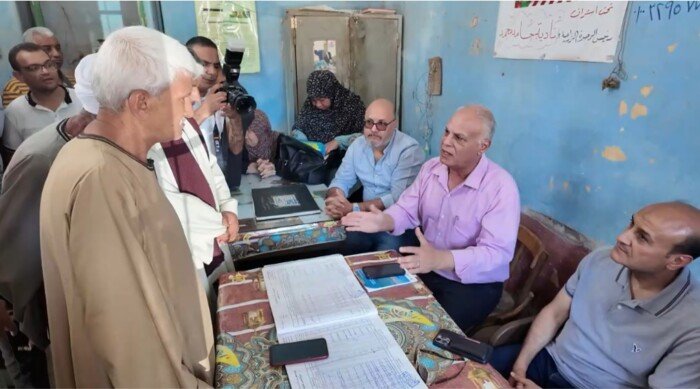 لضمان وصول الدعم لمستحقيه.. محافظ أسيوط يراجع أرصدة الأسمدة بمركز صدفا