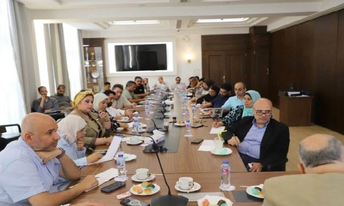 الغرفة التجارية بالإسكندرية تنظم ندوة متخصصة للتعريف بآليات إصدار تراخيص المحال العامة