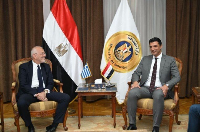 وزير الصناعة: نتبنى رؤية استراتيجية شاملة لتحويل مصر لمركز إقليمي للتصنيع والتصدير