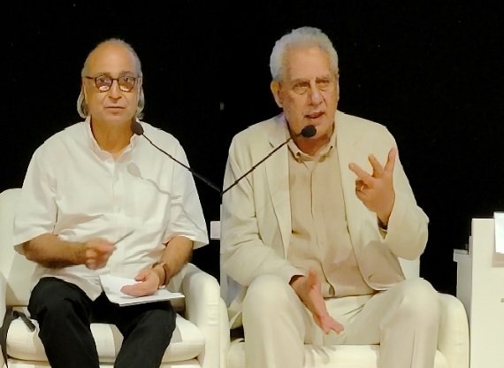 من «الكيت كات» إلى «الصعاليك».. شهادات استثنائية تكشف أسرار سينما «داود عبد السيد » بمعرض مكتبة الإسكندرية للكتاب