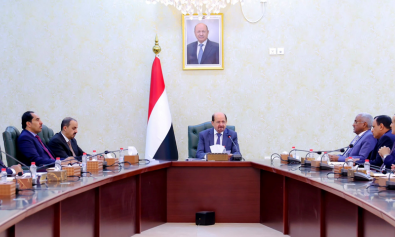 حكومة اليمن تؤكد تمسكها بالسيادة الكاملة على المطارات