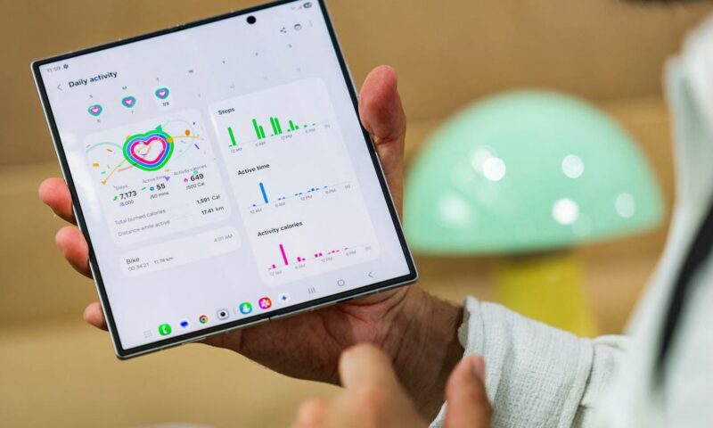 تسريبات Galaxy Z Fold 8 Ultra تظهر شاشة بلا تجاعيد بمظهر مبهر
