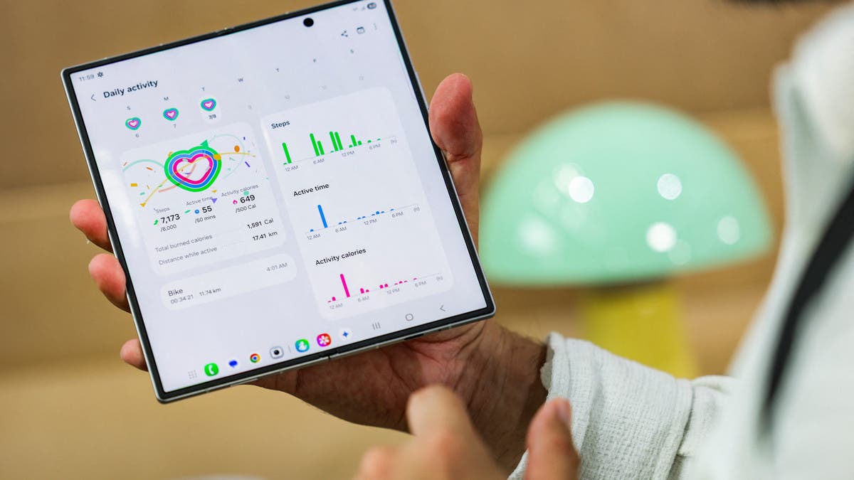 تسريبات Galaxy Z Fold 8 Ultra تظهر شاشة بلا تجاعيد بمظهر مبهر
