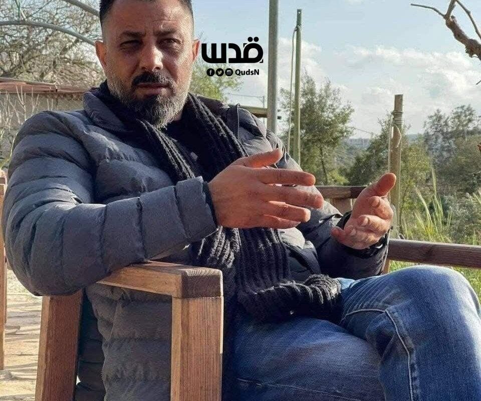 كيف حاول الاحتلال قتل الأسير غسان زواهرة بـ3 رصاصات مطاطية في سجن النقب؟