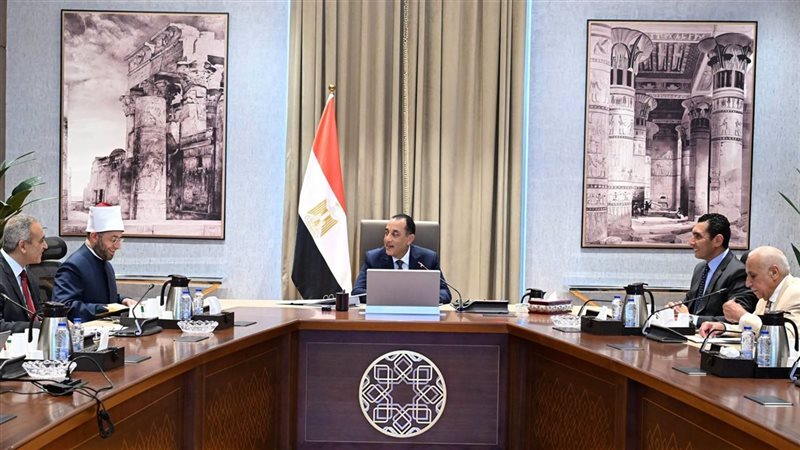 بعد حل أزمة فرع أكتوبر، مدبولي يناقش الحلول المقترحة لأرض الزمالك التابعة للأوقاف