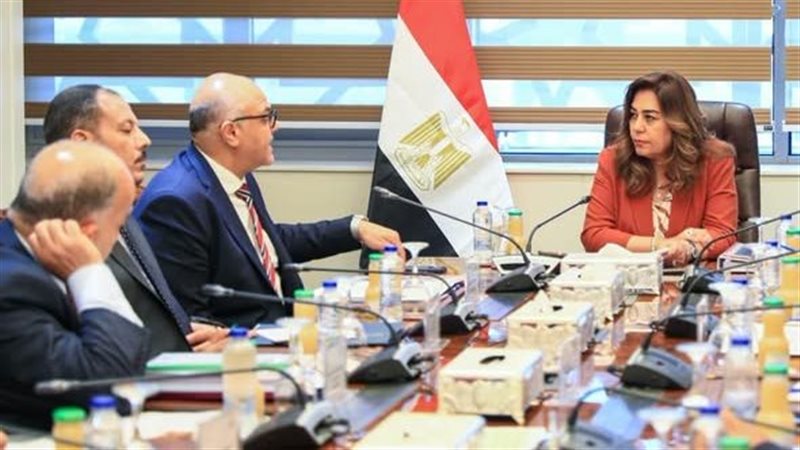 وزيرة التنمية المحلية تتابع تحسين مستوى النظافة بالإسكندرية تزامنا مع موسم الصيف