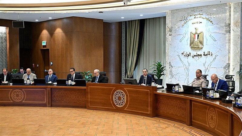 الرخصة الذهبية تتصدر قرارات الحكومة، استثمارات جديدة بمئات الملايين وفرص عمل بالآلاف