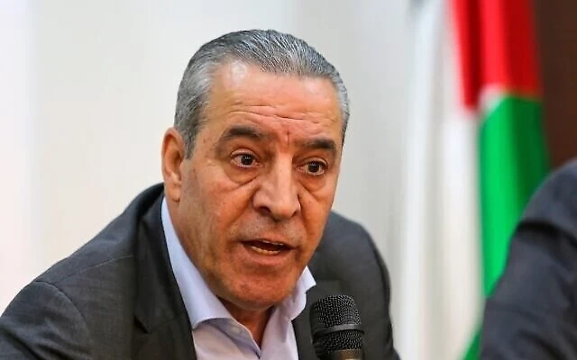 قريب لحسين الشيخ متورط في شبكة تهريب بملايين الشواقل إلى غزة