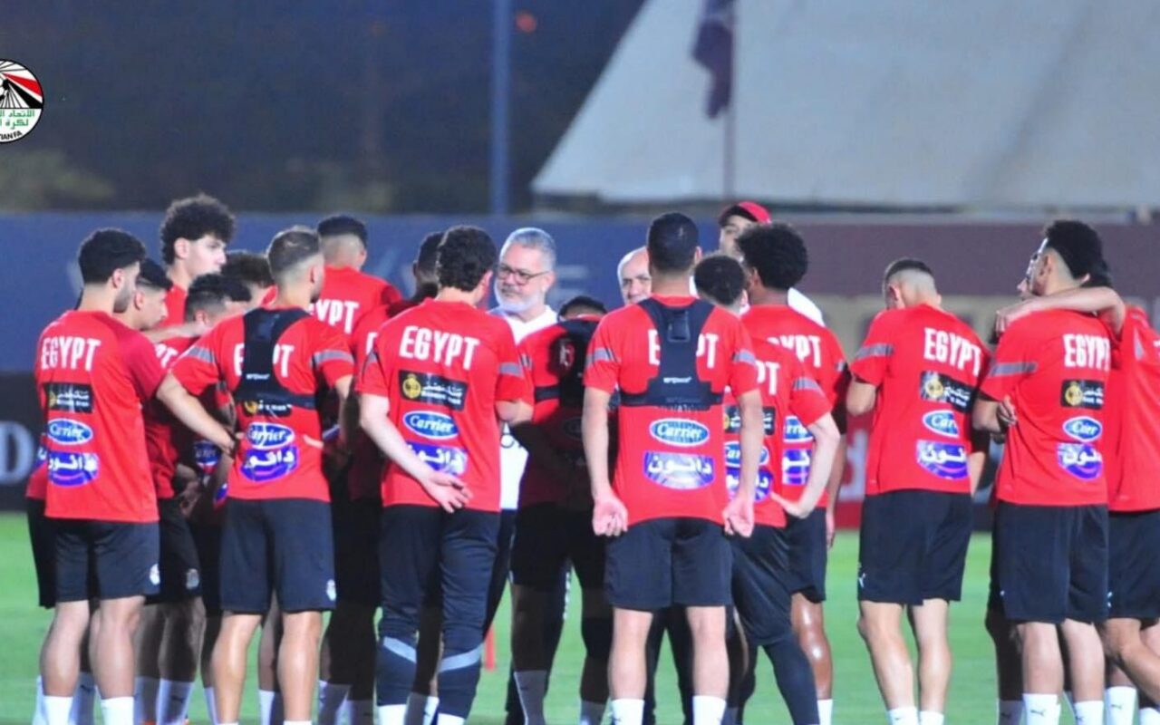 المنتخب الأوليمبي يبدأ رحلة “لوس أنجلوس” بقياسات ومحاضرات نفسية